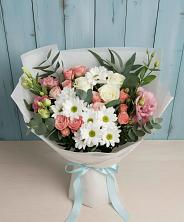 Букет цветов из:  Розы, Лизиантусы и Хризантемы в Тихвине