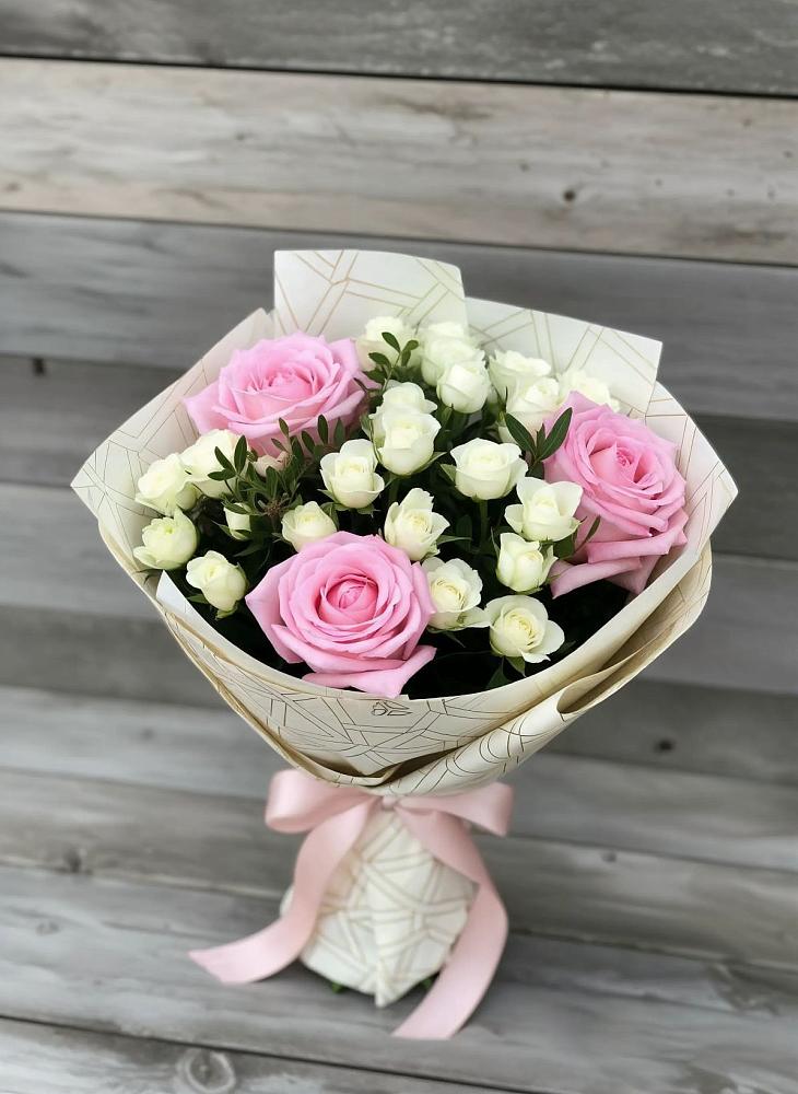 Букет цветов из: Розы в Тихвине