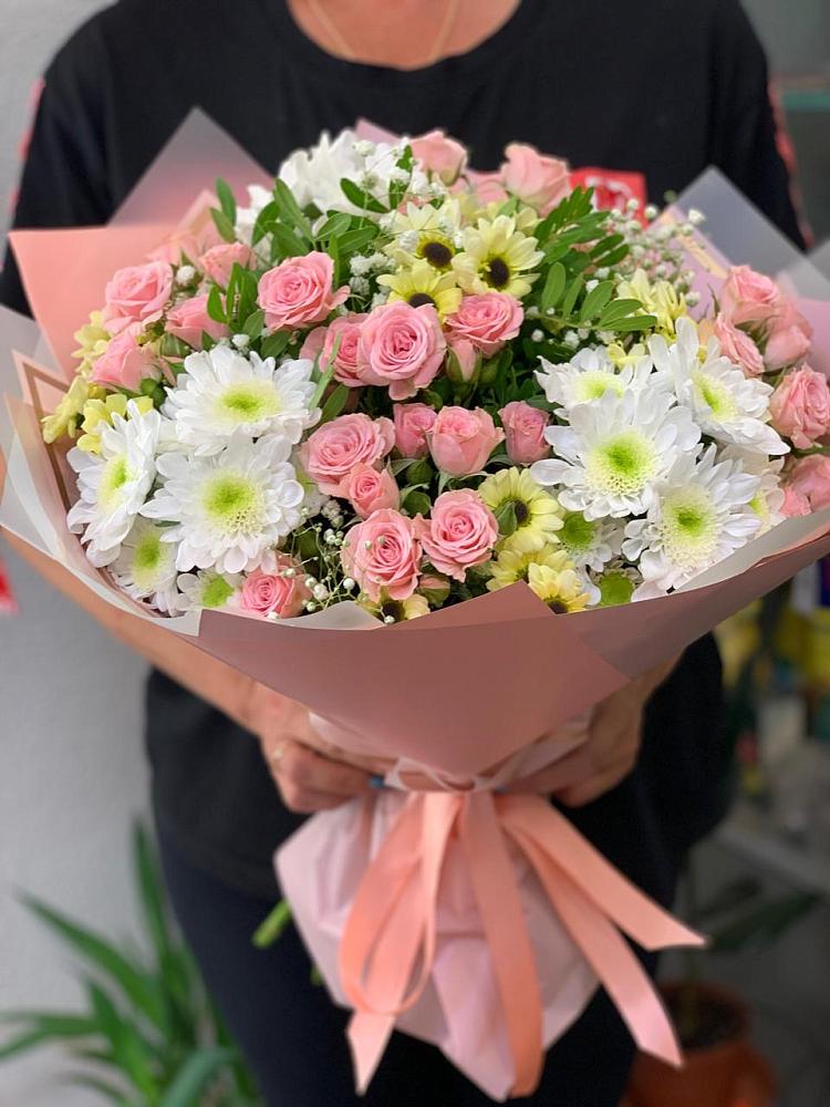 Букет цветов из: Розы и Хризантемы в Тихвине