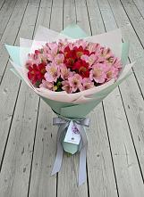 Букет цветов из:  Альстромерии в Тихвине