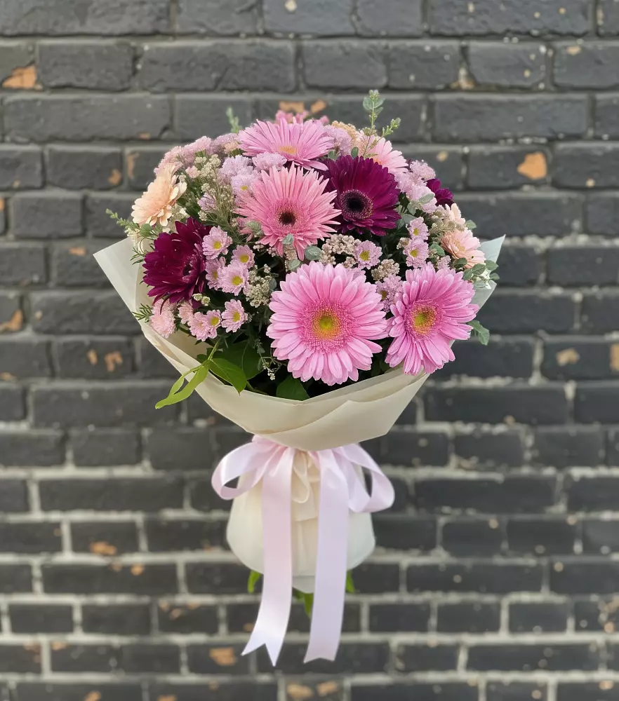Букет цветов из: Герберы и Хризантемы в Тихвине