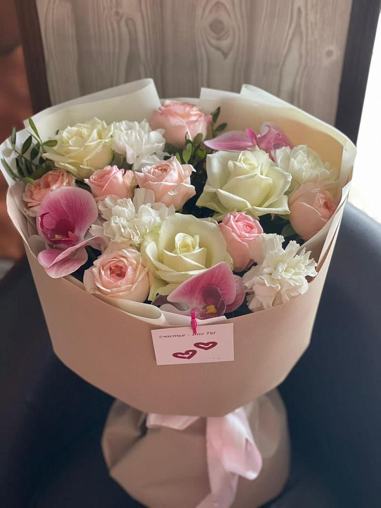 Букет цветов из: Орхидеи, Розы и Гвоздики в Тихвине