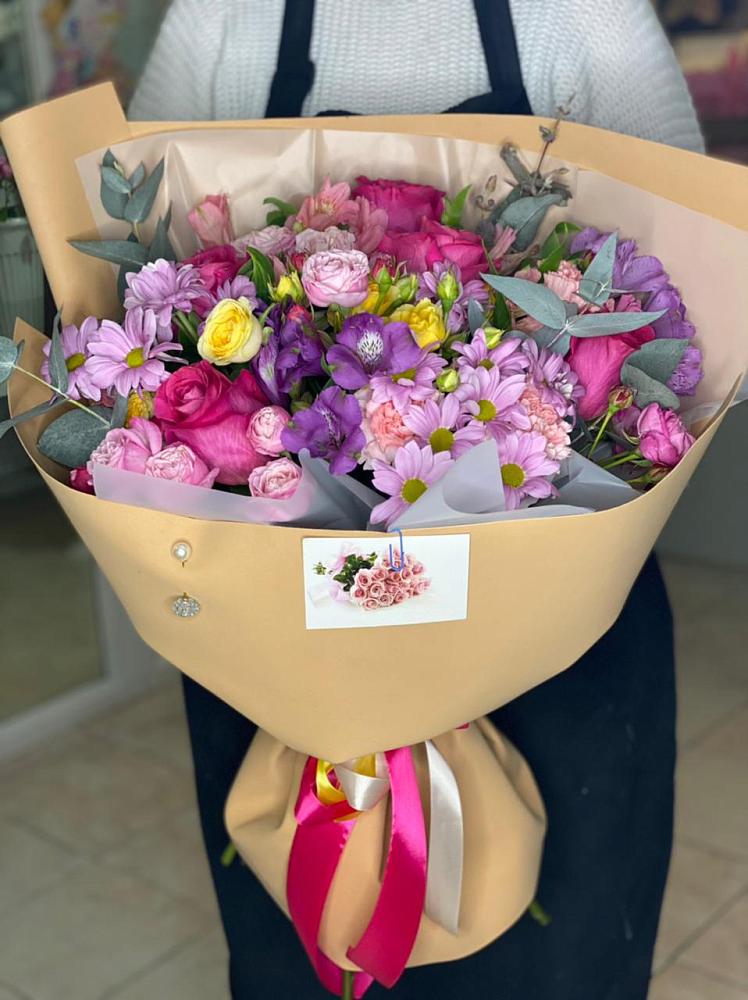 Букет цветов из: Хризантемы, Гвоздики и Альстромерии в Тихвине