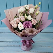 Букет цветов из:  Розы и Лизиантусы в Тихвине