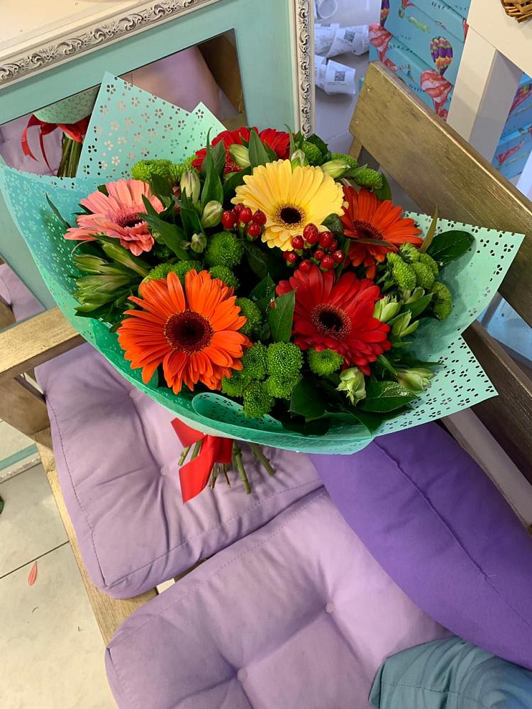 Букет цветов из: Герберы, Хризантемы и Альстромерии в Тихвине