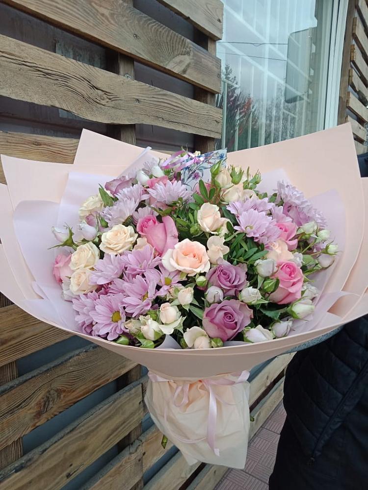 Букет цветов из: Розы и Хризантемы в Тихвине