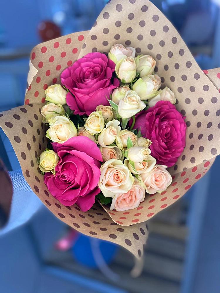 Букет цветов из: Розы в Тихвине