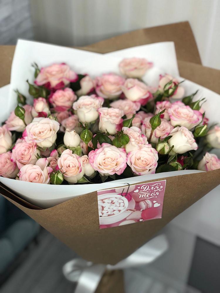 Букет цветов из: Розы в Тихвине