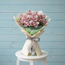 Букет цветов из:  Орхидеи и Розы в Тихвине