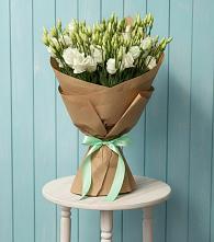 Букет цветов из:  Лизиантусы в Тихвине