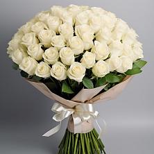 Букет 101 беля роза Белоснежка в Тихвине