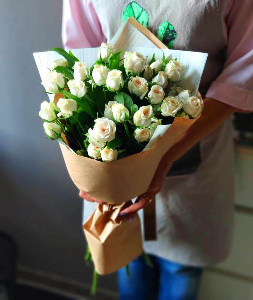 Букет цветов из: Розы в Тихвине