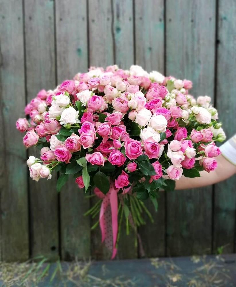 Букет Розовые кустовые розы Натали и Лав Лидия в Тихвине