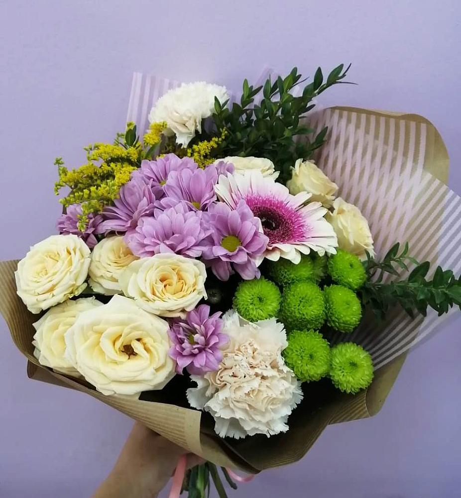 Букет цветов из: Хризантемы, Розы, Гвоздики и Герберы в Тихвине