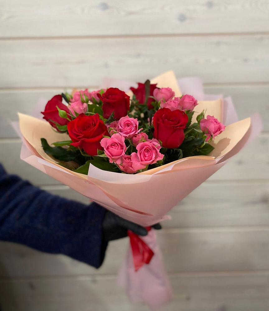 Букет цветов из: Розы в Тихвине