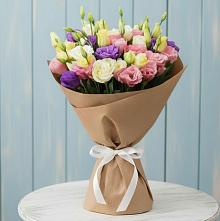 Букет цветов из:  Лизиантусы в Тихвине