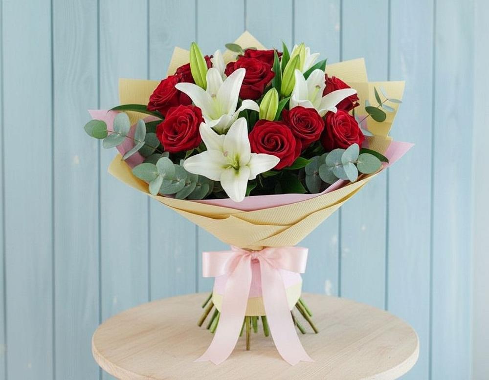 Букет цветов из: Лилии и Розы в Тихвине